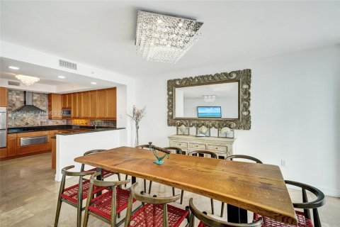 Condominio en venta en Aventura, Florida, 2 dormitorios, 275.92 m2 № 2032407 - foto 25