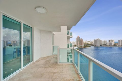 Condominio en venta en Aventura, Florida, 2 dormitorios, 275.92 m2 № 2032407 - foto 28