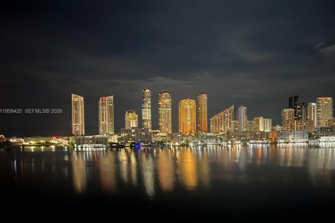 Купить кондоминиум в Авентура, Флорида 2 спальни, 275.92м2, № 2032407 - фото 1