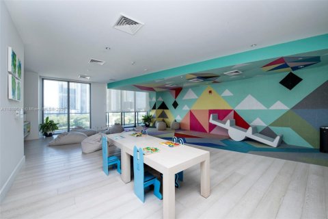 Condominio en alquiler en Miami, Florida, 1 dormitorio, 63.08 m2 № 1936881 - foto 21