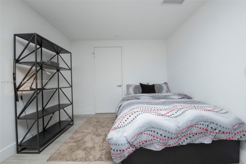 Condominio en alquiler en Miami, Florida, 1 dormitorio, 63.08 m2 № 1936881 - foto 15