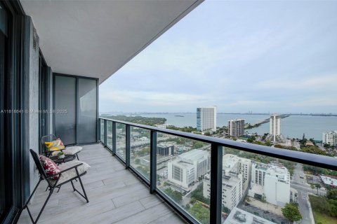 Condominio en alquiler en Miami, Florida, 1 dormitorio, 63.08 m2 № 1936881 - foto 17