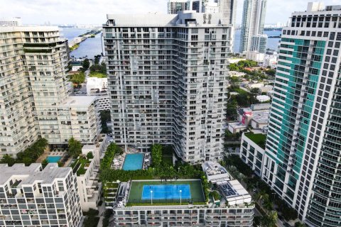 Condominio en alquiler en Miami, Florida, 1 dormitorio, 63.08 m2 № 1936881 - foto 2