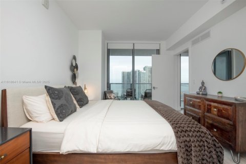 Condominio en alquiler en Miami, Florida, 1 dormitorio, 63.08 m2 № 1936881 - foto 13