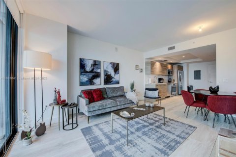 Condominio en alquiler en Miami, Florida, 1 dormitorio, 63.08 m2 № 1936881 - foto 8