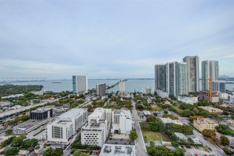 Condominio en alquiler en Miami, Florida, 1 dormitorio, 63.08 m2 № 1936881 - foto 19