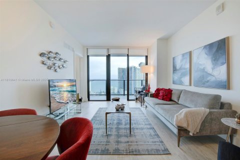Condominio en alquiler en Miami, Florida, 1 dormitorio, 63.08 m2 № 1936881 - foto 5