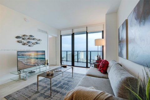 Condominio en alquiler en Miami, Florida, 1 dormitorio, 63.08 m2 № 1936881 - foto 6
