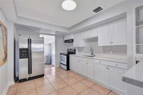 Casa en venta en Saint Petersburg, Florida, 3 dormitorios, 82.4 m2 № 1593424 - foto 10