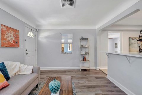 Casa en venta en Saint Petersburg, Florida, 3 dormitorios, 82.4 m2 № 1593424 - foto 15