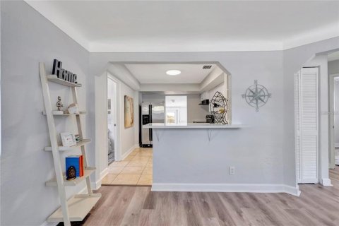 Casa en venta en Saint Petersburg, Florida, 3 dormitorios, 82.4 m2 № 1593424 - foto 14