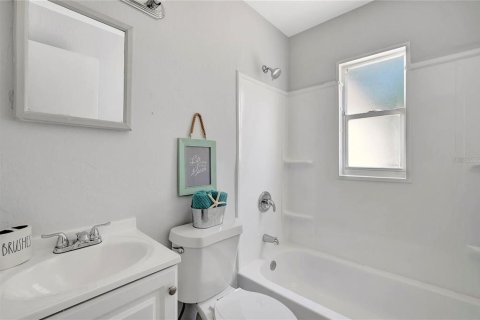 Casa en venta en Saint Petersburg, Florida, 3 dormitorios, 82.4 m2 № 1593424 - foto 8