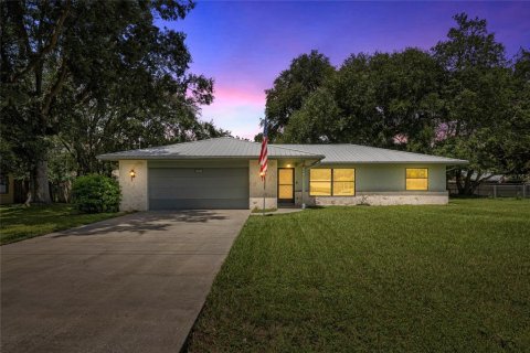 House in Ocala, Florida 3 bedrooms, 130.62 sq.m. № 1909958 - photo 1