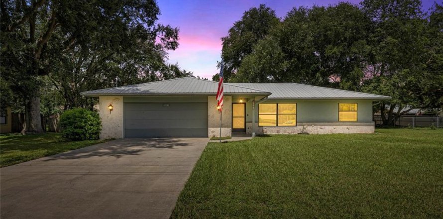 House in Ocala, Florida 3 bedrooms, 130.62 sq.m. № 1909958