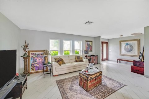 Casa en venta en Cape Coral, Florida, 3 dormitorios, 182.09 m2 № 1792917 - foto 13