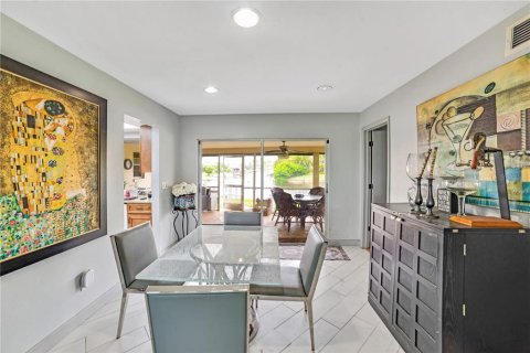 Casa en venta en Cape Coral, Florida, 3 dormitorios, 182.09 m2 № 1792917 - foto 14