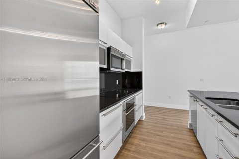Condominio en venta en Miami, Florida, 1 dormitorio, 71.91 m2 № 2250497 - foto 8