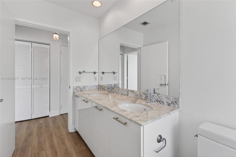 Condominio en venta en Miami, Florida, 1 dormitorio, 71.91 m2 № 2250497 - foto 30