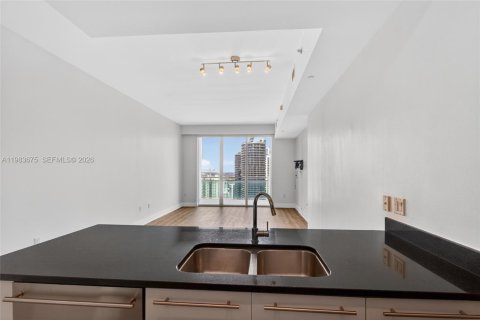 Condominio en venta en Miami, Florida, 1 dormitorio, 71.91 m2 № 2250497 - foto 11