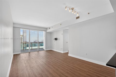 Condominio en venta en Miami, Florida, 1 dormitorio, 71.91 m2 № 2250497 - foto 19