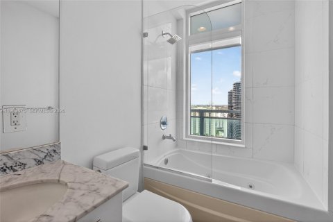Condominio en venta en Miami, Florida, 1 dormitorio, 71.91 m2 № 2250497 - foto 28