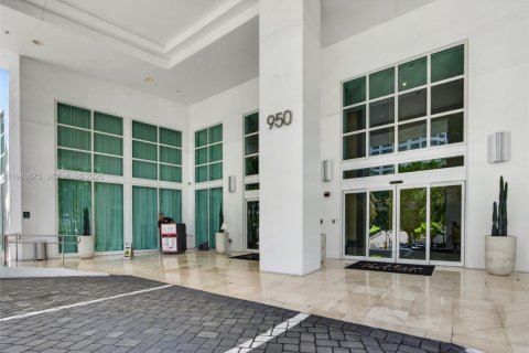 Condominio en venta en Miami, Florida, 1 dormitorio, 71.91 m2 № 2250497 - foto 3