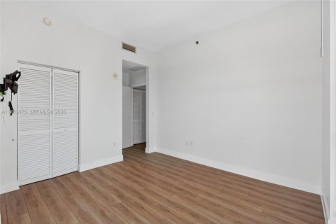 Condominio en venta en Miami, Florida, 1 dormitorio, 71.91 m2 № 2250497 - foto 26