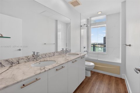 Condominio en venta en Miami, Florida, 1 dormitorio, 71.91 m2 № 2250497 - foto 29
