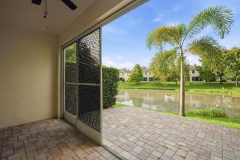 Townhouse in Palm Harbor, Florida 3 bedrooms, 157.93 sq.m. № 2314606 - photo 27
