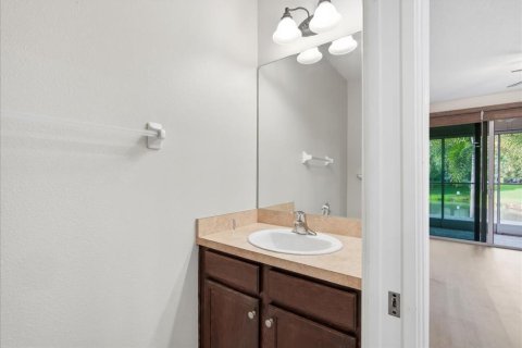 Townhouse in Palm Harbor, Florida 3 bedrooms, 157.93 sq.m. № 2314606 - photo 16