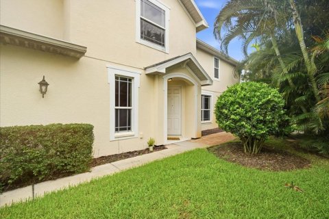Townhouse in Palm Harbor, Florida 3 bedrooms, 157.93 sq.m. № 2314606 - photo 4