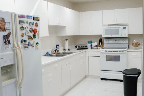 Condominio en venta en Miami, Florida, 2 dormitorios, 117.24 m2 № 2029528 - foto 2