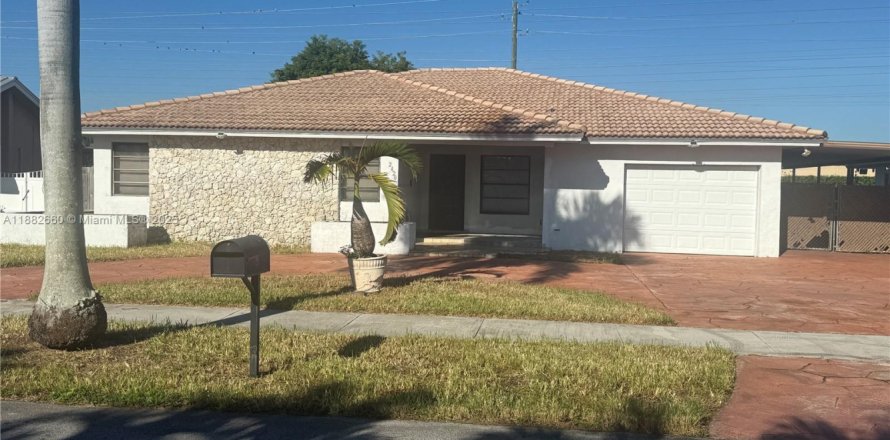 Villa ou maison à Miami, Floride 4 chambres, 189.24 m2 № 1931443