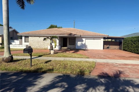 Villa ou maison à vendre à Miami, Floride: 4 chambres, 189.24 m2 № 1931443 - photo 8