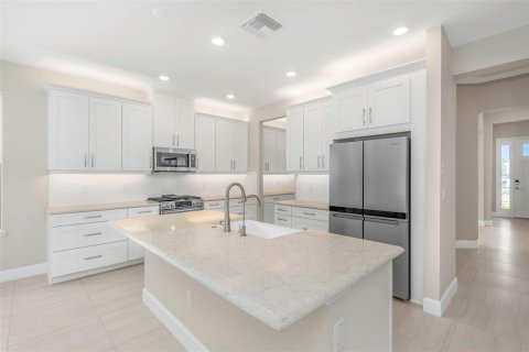 Casa en alquiler en Palm Harbor, Florida, 4 dormitorios, 222.87 m2 № 2202618 - foto 3