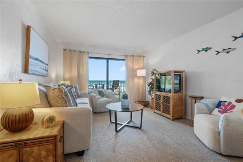Condo in New Smyrna Beach, Florida, 1 bedroom  № 1662961 - photo 4