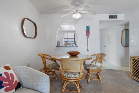 Condo in New Smyrna Beach, Florida, 1 bedroom  № 1662961 - photo 6