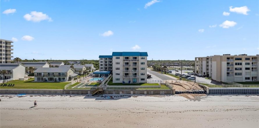 Condo in New Smyrna Beach, Florida, 1 bedroom  № 1662961
