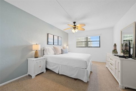 Condo in New Smyrna Beach, Florida, 1 bedroom  № 1662961 - photo 10