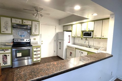 Copropriété à louer à Lauderhill, Floride: 1 chambre, 86.21 m2 № 2047080 - photo 5