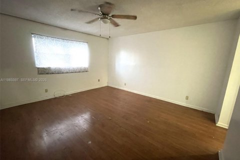 Copropriété à louer à Lauderhill, Floride: 1 chambre, 86.21 m2 № 2047080 - photo 8