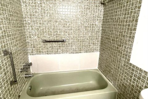 Copropriété à louer à Lauderhill, Floride: 1 chambre, 86.21 m2 № 2047080 - photo 11