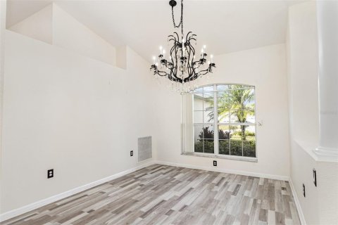 House in Haines City, Florida 3 bedrooms, 190.82 sq.m. № 1908606 - photo 8