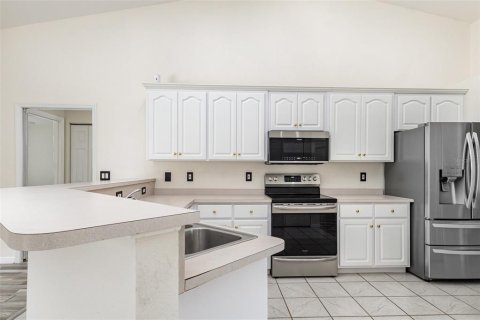 House in Haines City, Florida 3 bedrooms, 190.82 sq.m. № 1908606 - photo 13