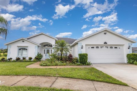 House in Haines City, Florida 3 bedrooms, 190.82 sq.m. № 1908606 - photo 1