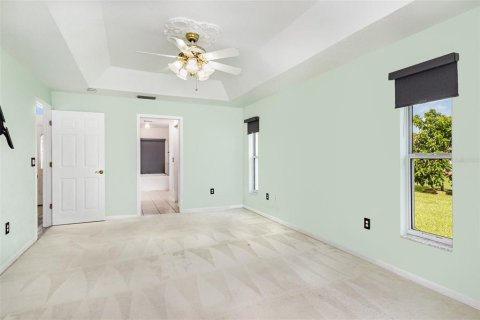 House in Haines City, Florida 3 bedrooms, 190.82 sq.m. № 1908606 - photo 19