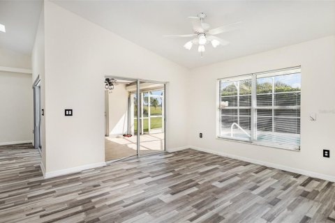 House in Haines City, Florida 3 bedrooms, 190.82 sq.m. № 1908606 - photo 7
