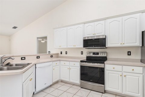 House in Haines City, Florida 3 bedrooms, 190.82 sq.m. № 1908606 - photo 12