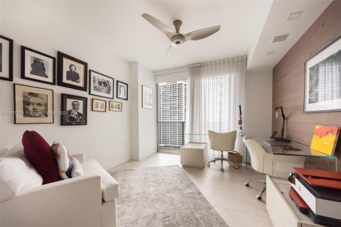 Condominio en venta en Miami, Florida, 3 dormitorios, 187.48 m2 № 1881680 - foto 13