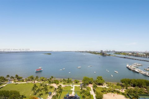 Condominio en venta en Miami, Florida, 3 dormitorios, 187.48 m2 № 1881680 - foto 16